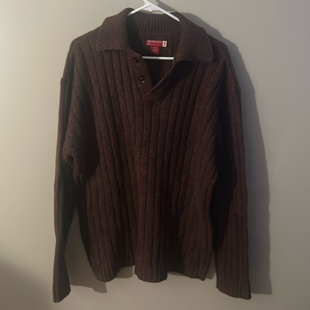 Like new men’s Guess button-down sweatshirt